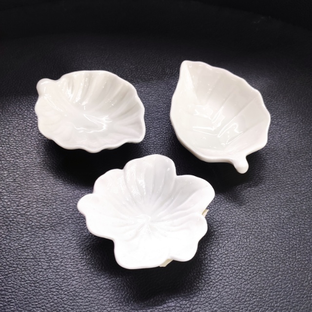 Pure white ceramic condiment plate, pastry plate, vinegar plate, 1 piece, 480 pieces, minimum order of 10 pieces details Picture