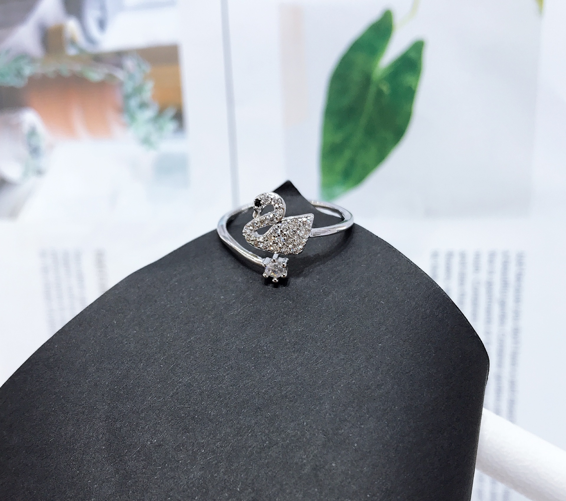 Fashionable and individual swan ring, feminine charm, open mouth, Internet bestseller, popular accessory ring, simple and trendy for Japanese and Korean students, Xinmingyang jewelry