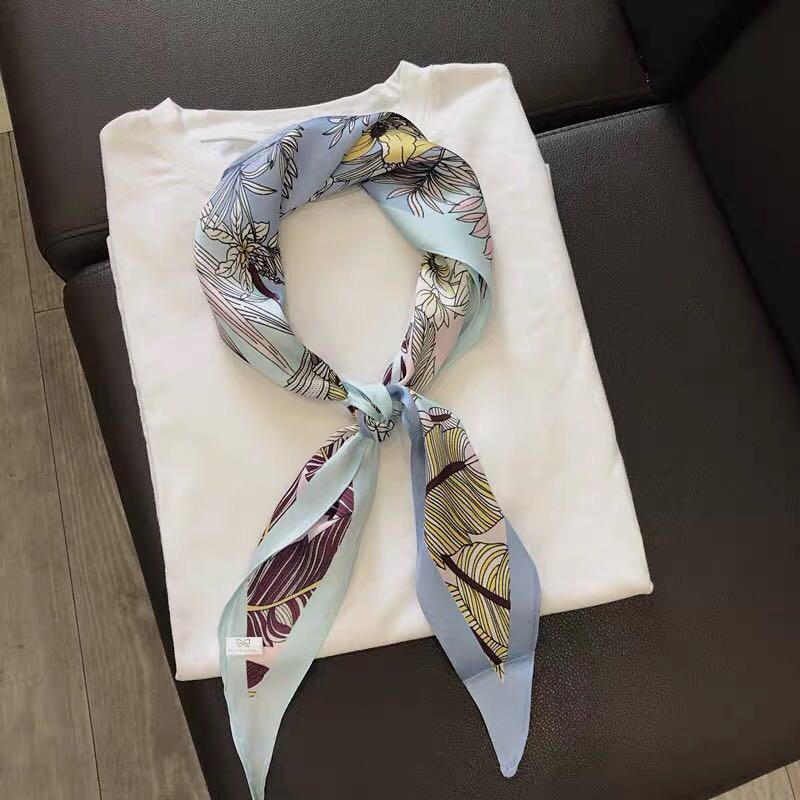 Chinese Style Scarf With Flower And Bird Pattern Is Elegant And Elegant