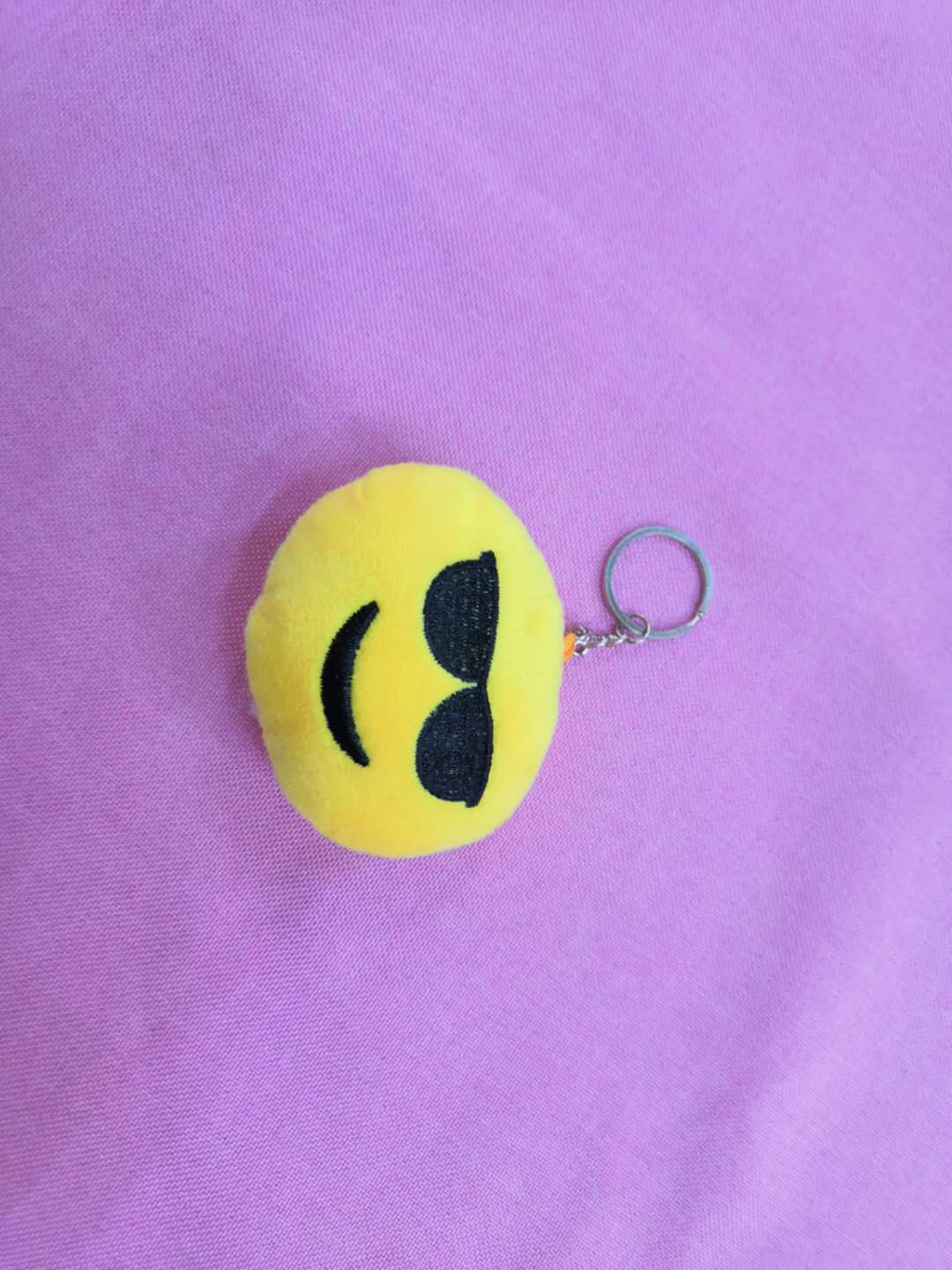 Wholesale of 8 cm smiley face emoji small pendants, plush toys, doll accessories