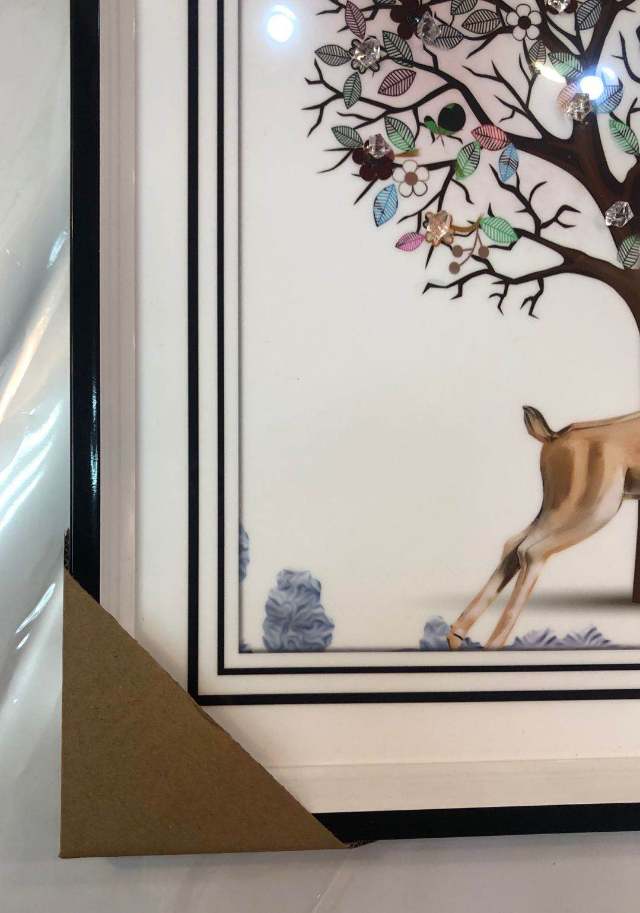 A famous black and white triangular crystal painting of the Ming Dynasty Specification image