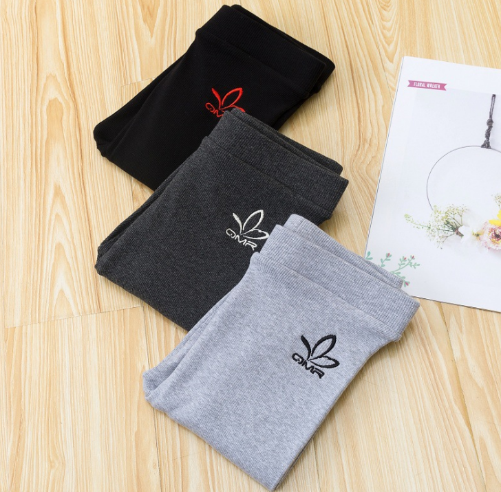 The 2020 Spring and autumn new style of leggings for women: Nine-inch magic pants, high-waisted tight stretch pants details Picture