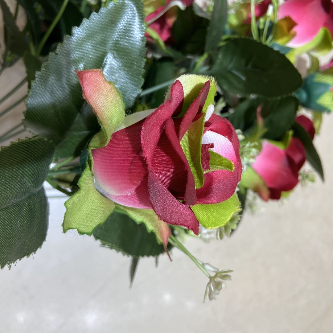 12头玫瑰花仿真花客厅高档摆设塑料餐桌电视柜摆件装饰插花束婚庆装饰产品图