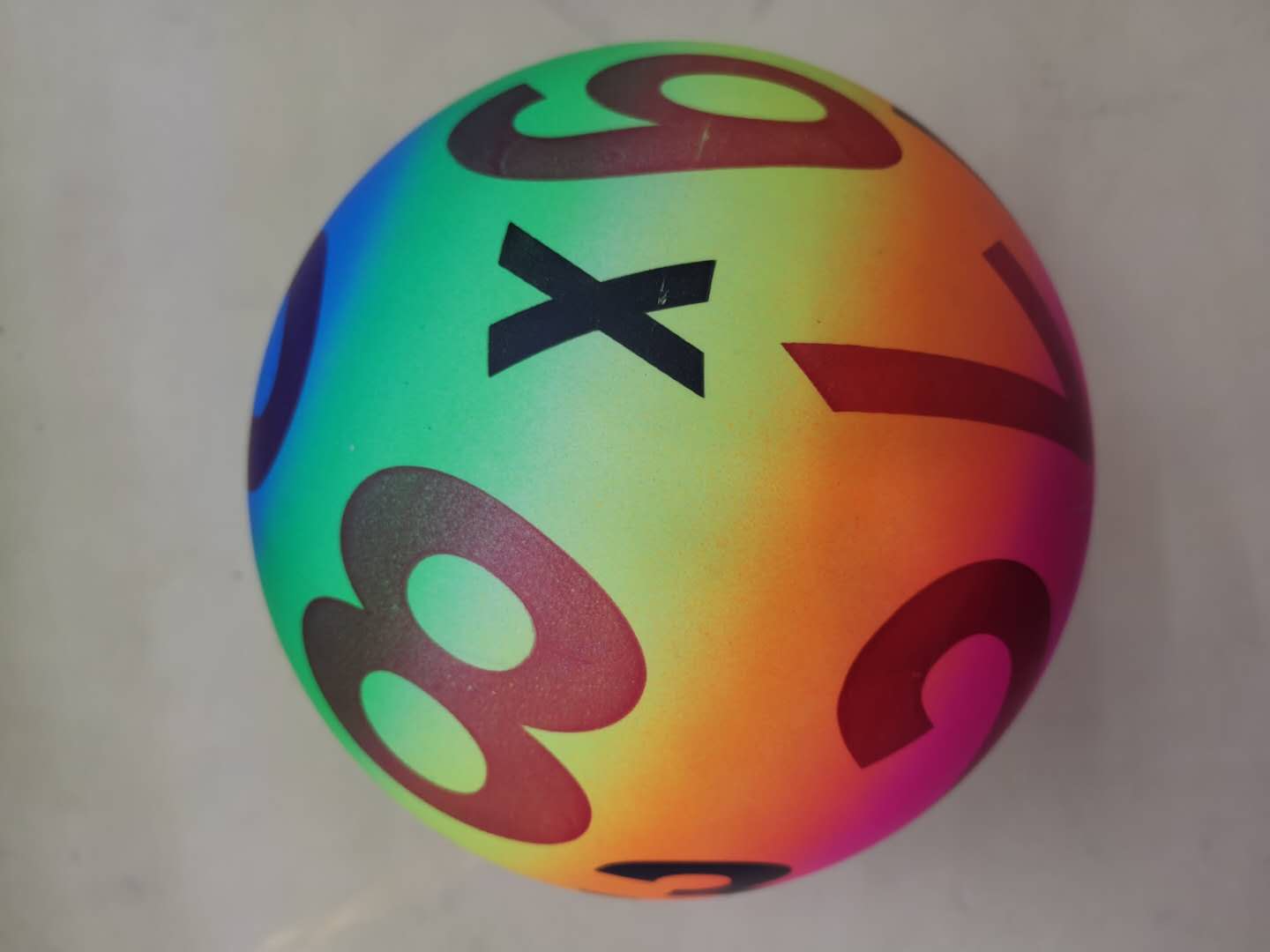 幼儿园专用 拍拍充气皮球儿童玩具数字图案防爆加厚9寸充气彩虹数字球