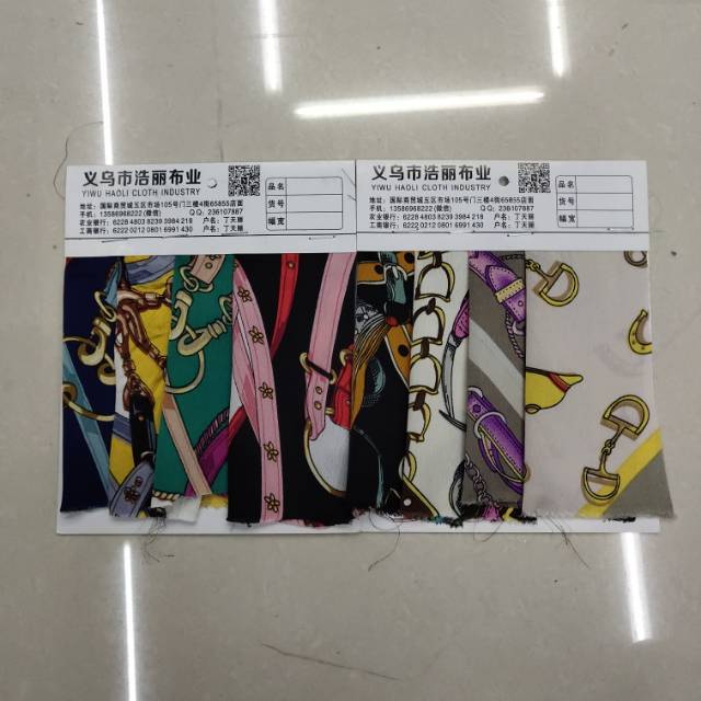 彩色缎面印花饰品服装面料产品图