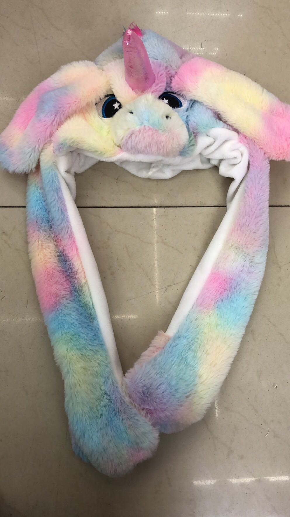 This is a best-selling plush toy doll, cartoon animal, rabbit hat, and the same style as the popular Douyin doll that moves by pinching the ears