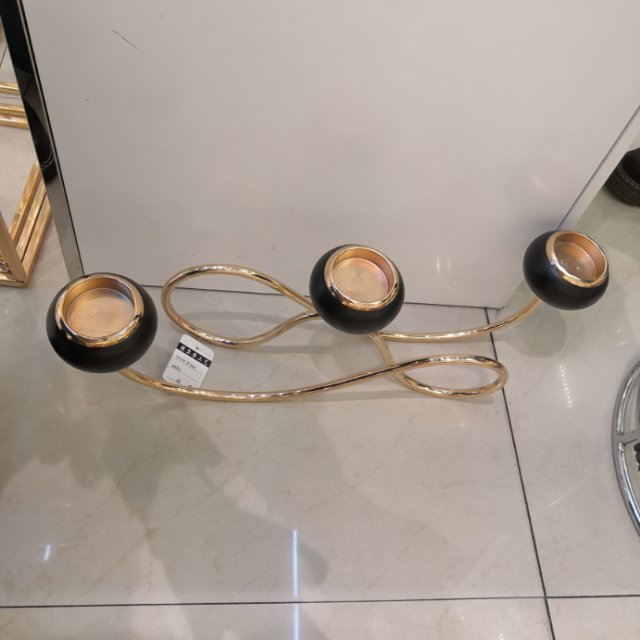 Exquisite three-seat irregular candlestick details Picture