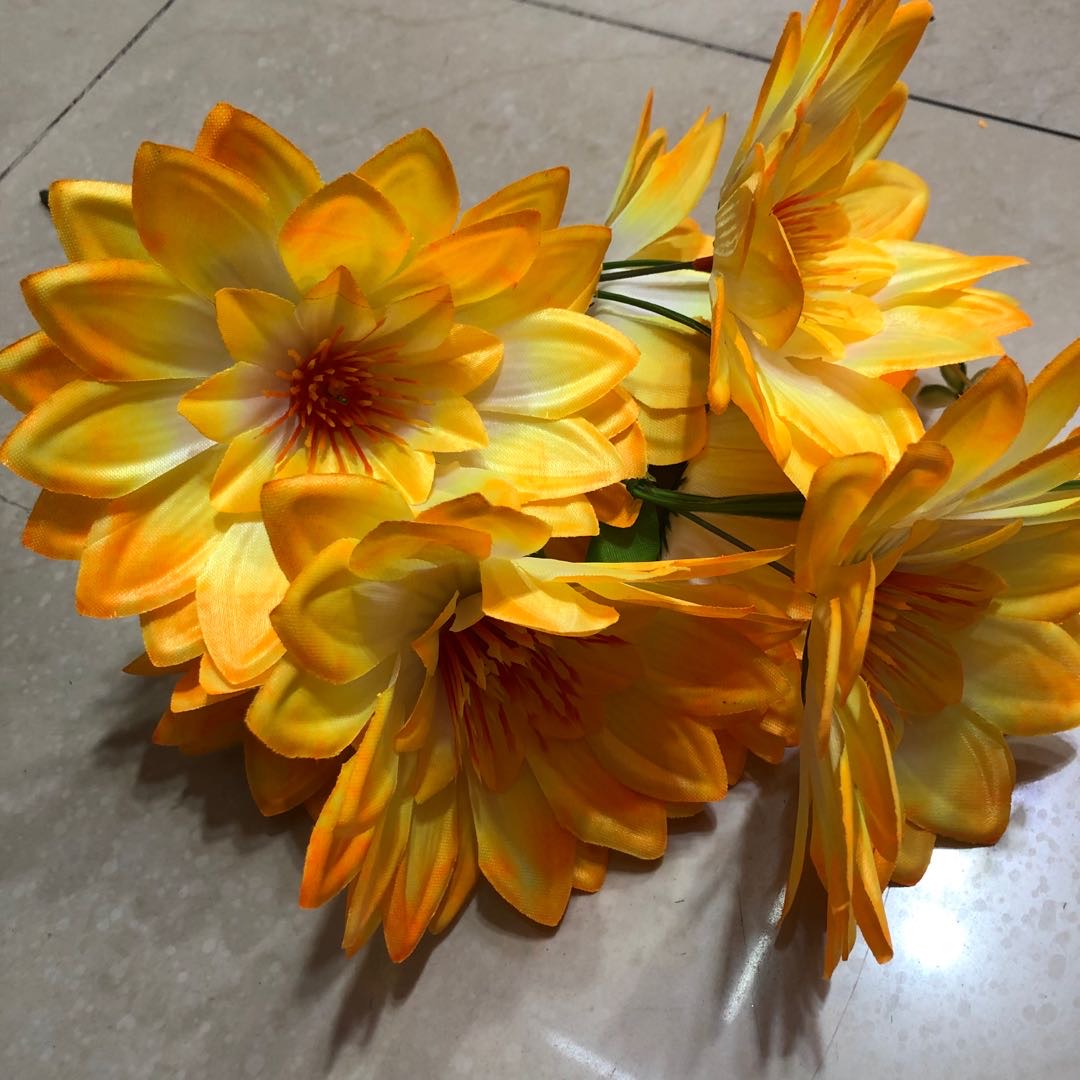 Yellow artificial flower vases are available for wholesale for living room decoration Specification image