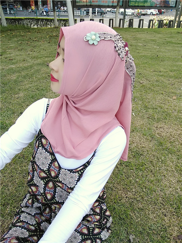 Women's Fashion Trend With Muslim Flower Polyester Scarf Shawl details Picture