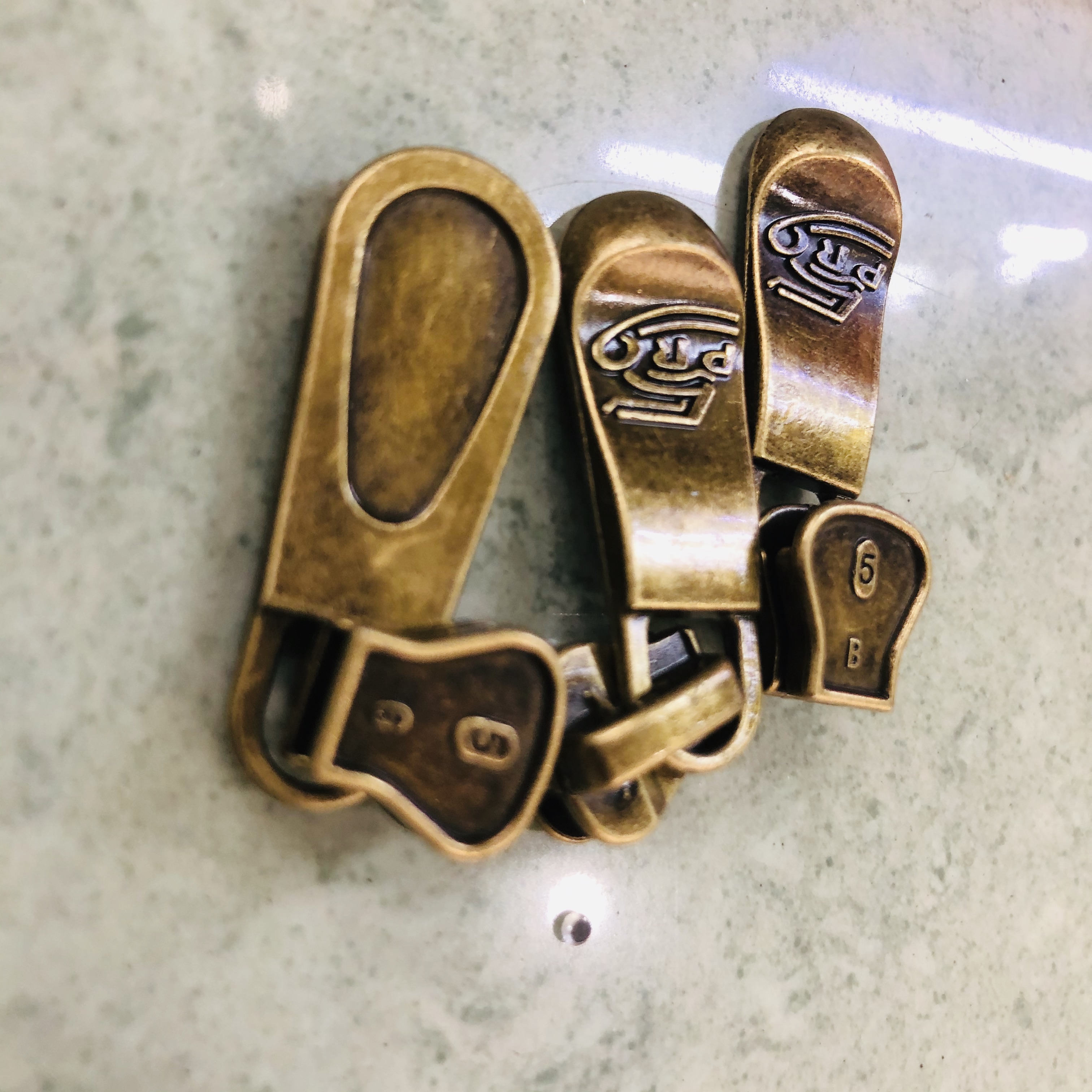 Metal Zipper Head Clothing Clothing Home Textile Zinc Alloy Pull Head New Spot Wholesale Specification drawing