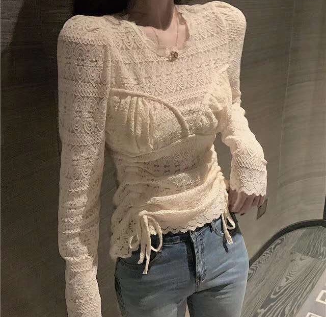 Women's Sexy Lace Crew Neck Top Comfortable Ultra-Thin Breathable Slim Slim Stylish Top details Picture