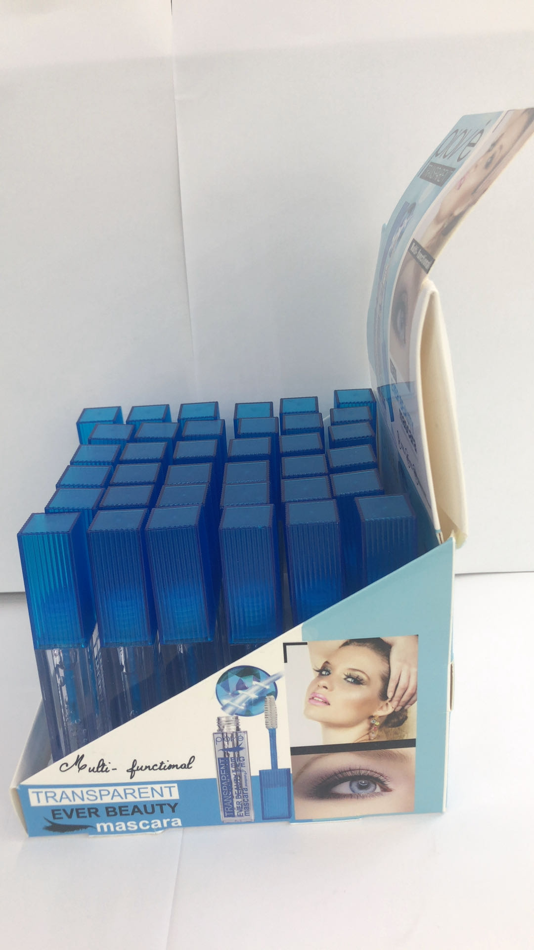 PIOVE mascara, an eye makeup product, is long, thick, long-lasting and curly Specification image