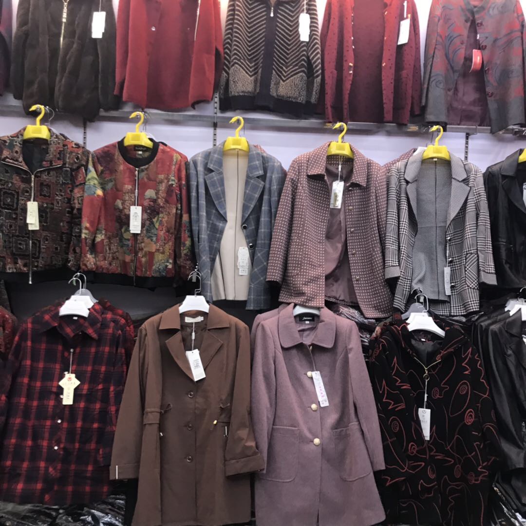 "All Red Clothing" describe pic - 1