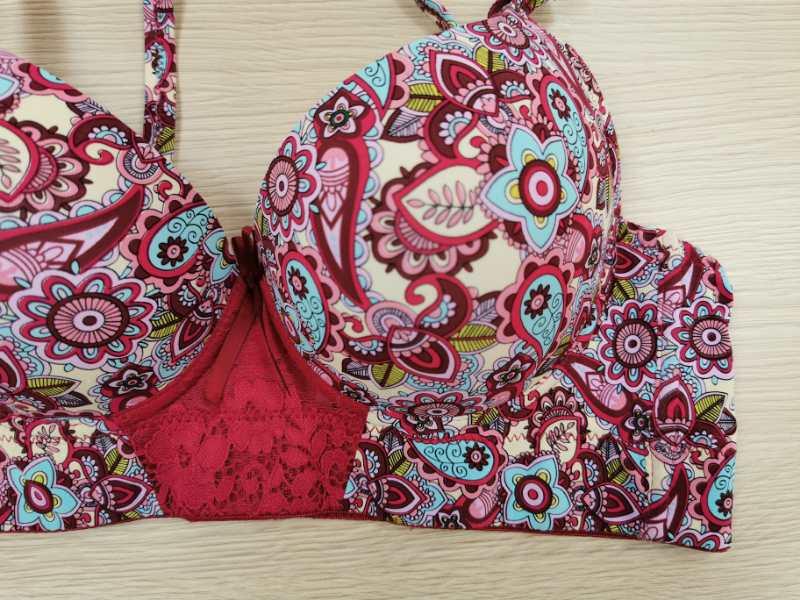 Europe And The United States New Sexy Embroidery Flower Ultra-Thin Breathable Transparent Sexy Underwear Large Size Fat Mm Bra Set Big Chest Small details Picture
