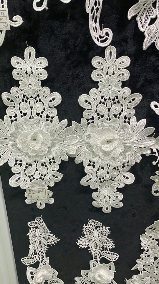 New white water-soluble lace mesh fabric, lace beaded hanging beard collar with gold thread lace