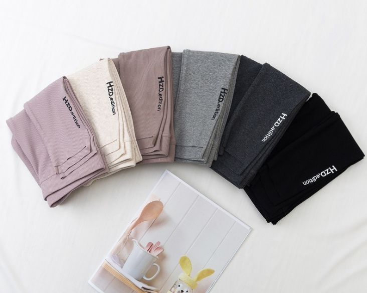 Korean winter cotton fleece thickened leggings, high-density warm rabbit fleece pants details Picture