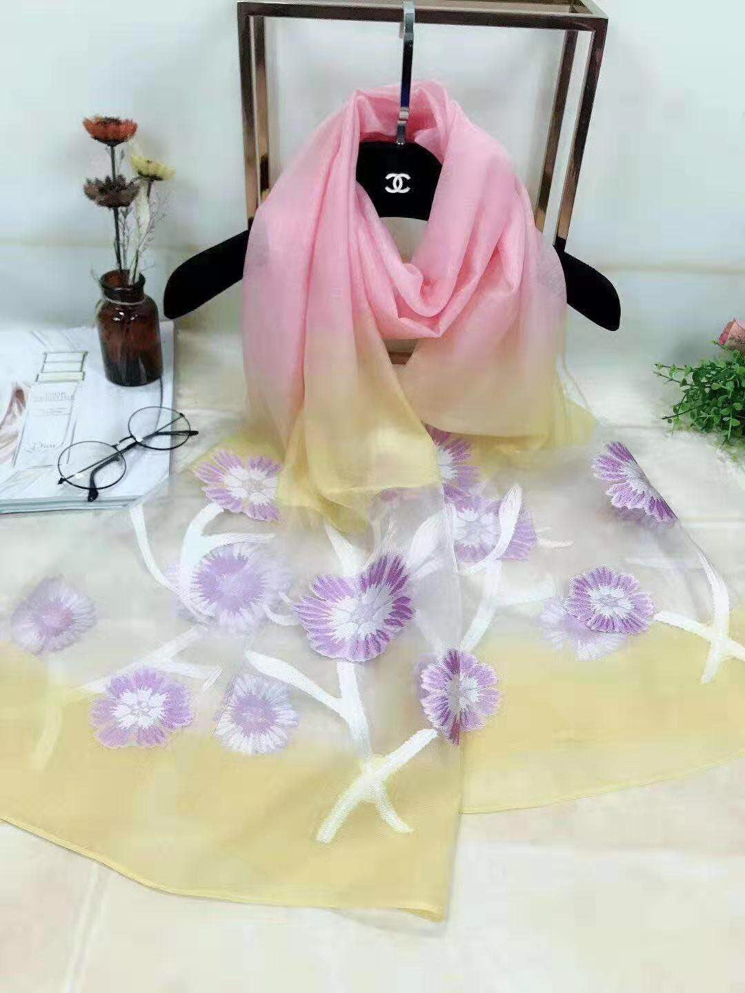 女士郁金香款围巾