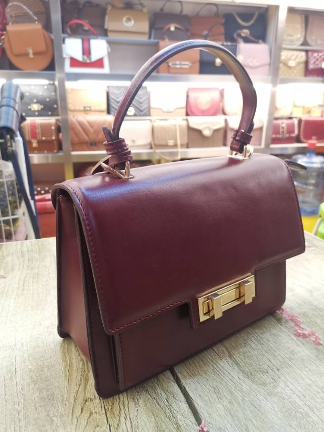 Women's All-In-One Handbag British Vintage Crossbody Bag Shoulder Bag details Picture