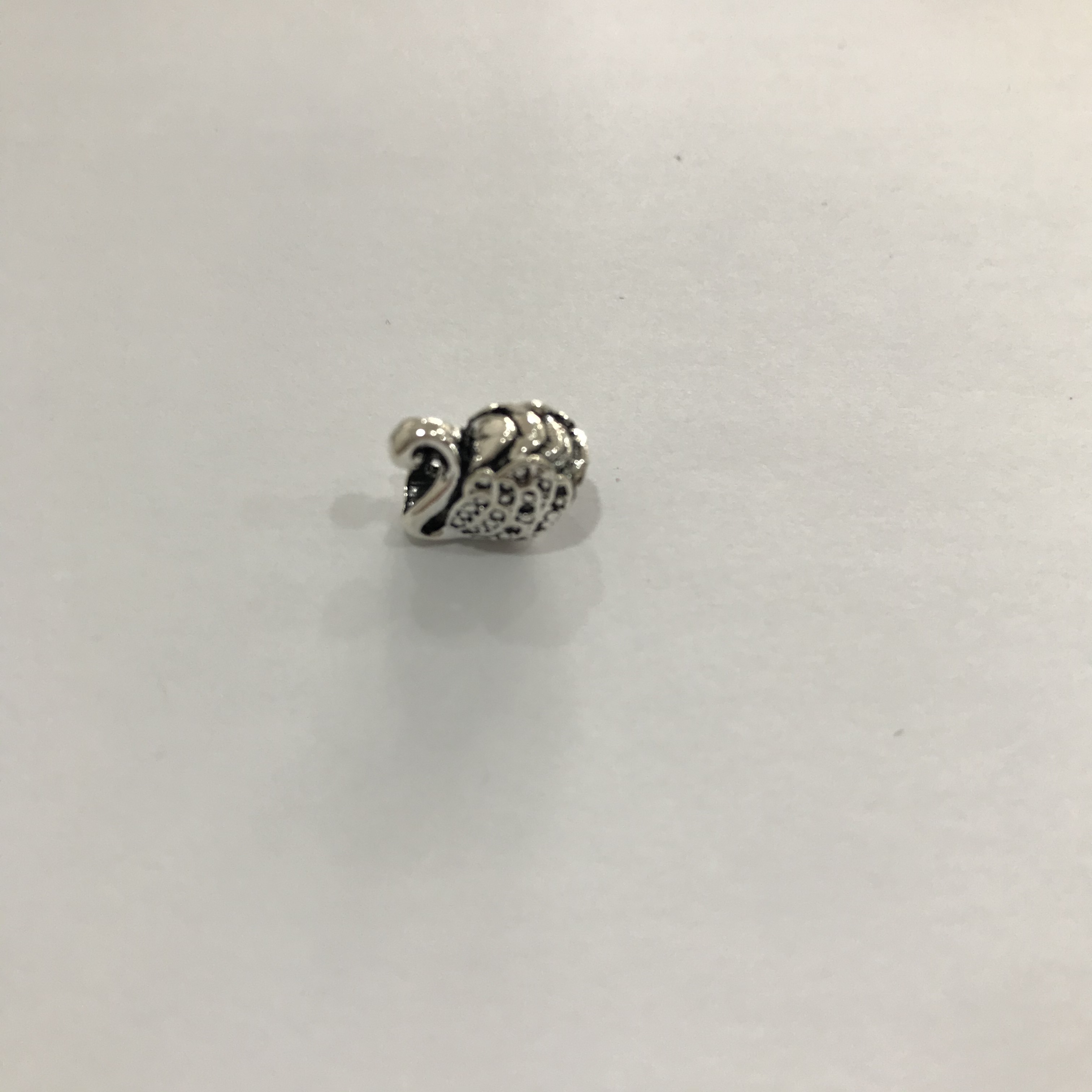 diy手工材料 合金饰品配件 古银色镂空天鹅吊坠 项链手链耳环配件