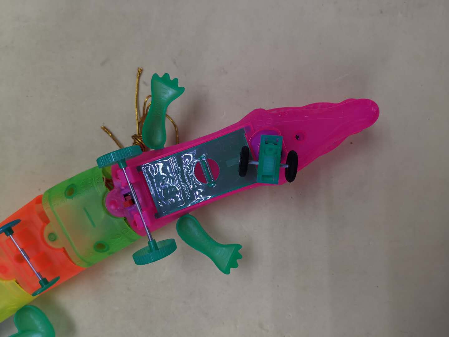 The same style of Douyin's popular electric crocodile baby toy, a crawling and running children's walking toy details Picture