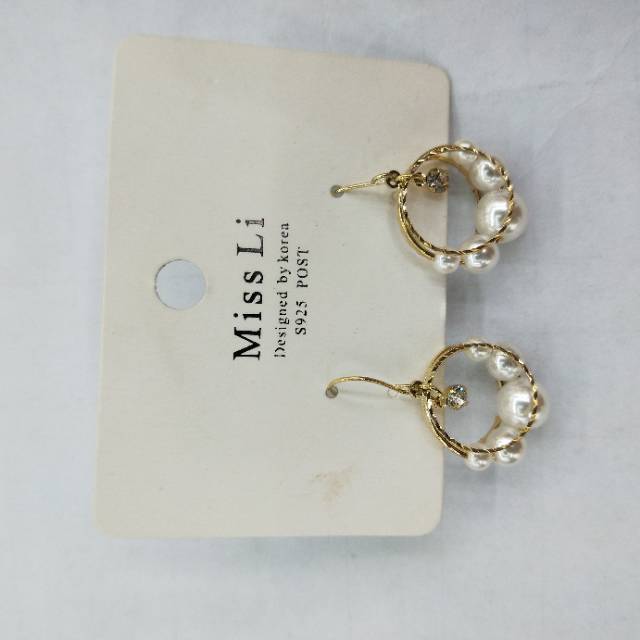 Factory direct sales: Simple, elegant, fashionable and popular jewelry and accessories, personalized and trendy new styles, multiple small pearl combination earrings, Li accessories