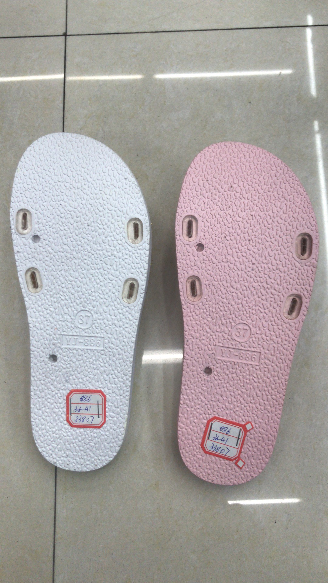 Best-selling summer home indoor thick-soled couple home slippers, anti-slip for bathing Specification image