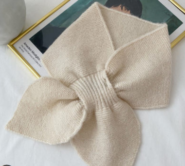 Women's Fashion Trend Warm Japan And South Korea Short Cross-Knit Scarf details Picture