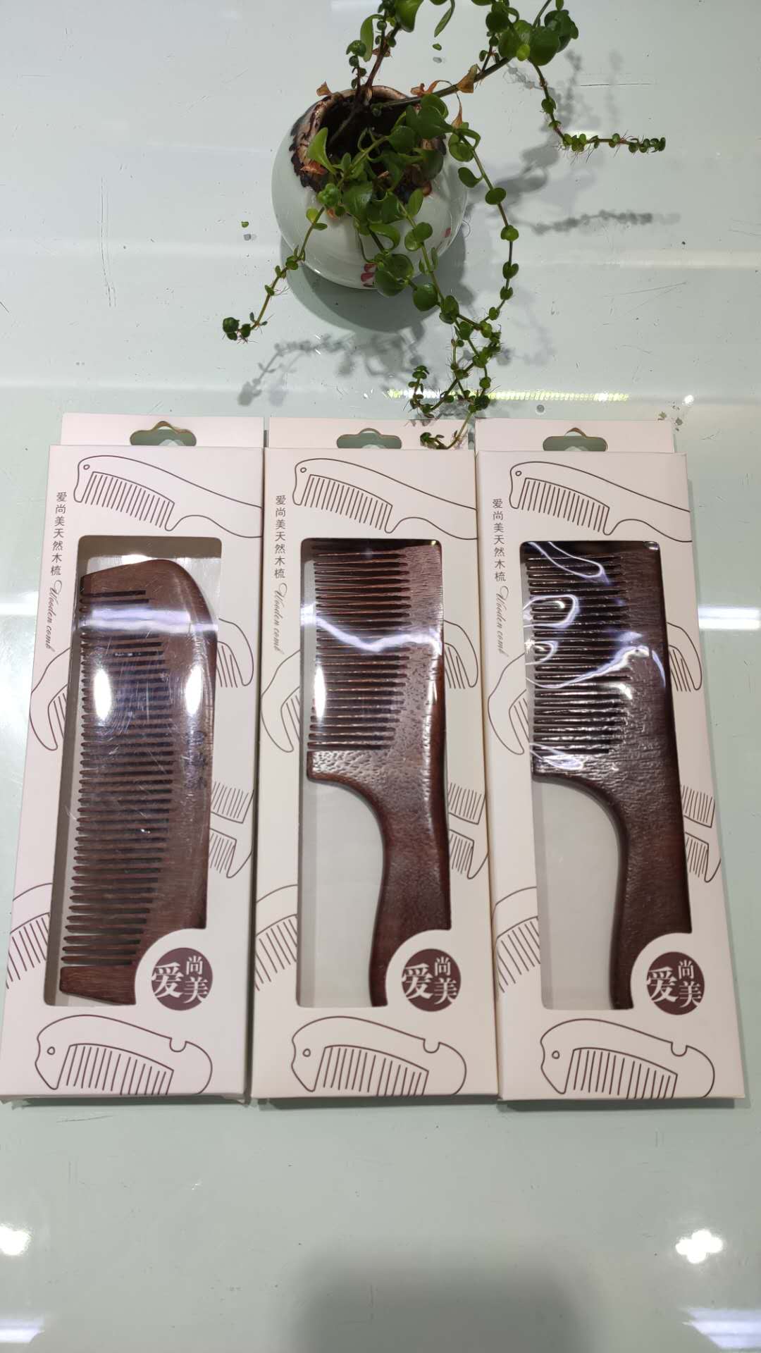 Red Sandalwood Comb Unique Properties Show