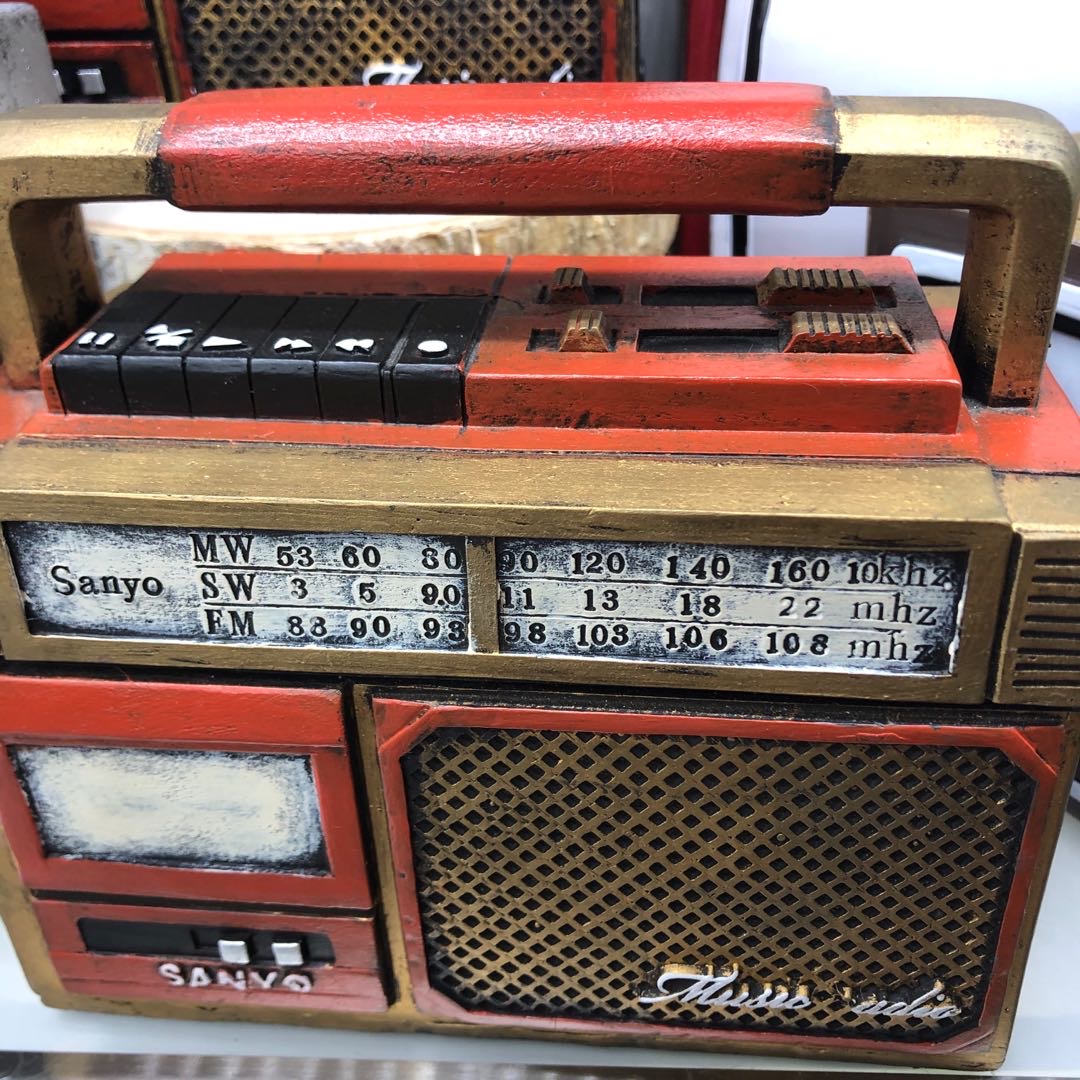 仿古收音机树脂工艺品摆件烟灰缸家居装饰细节图