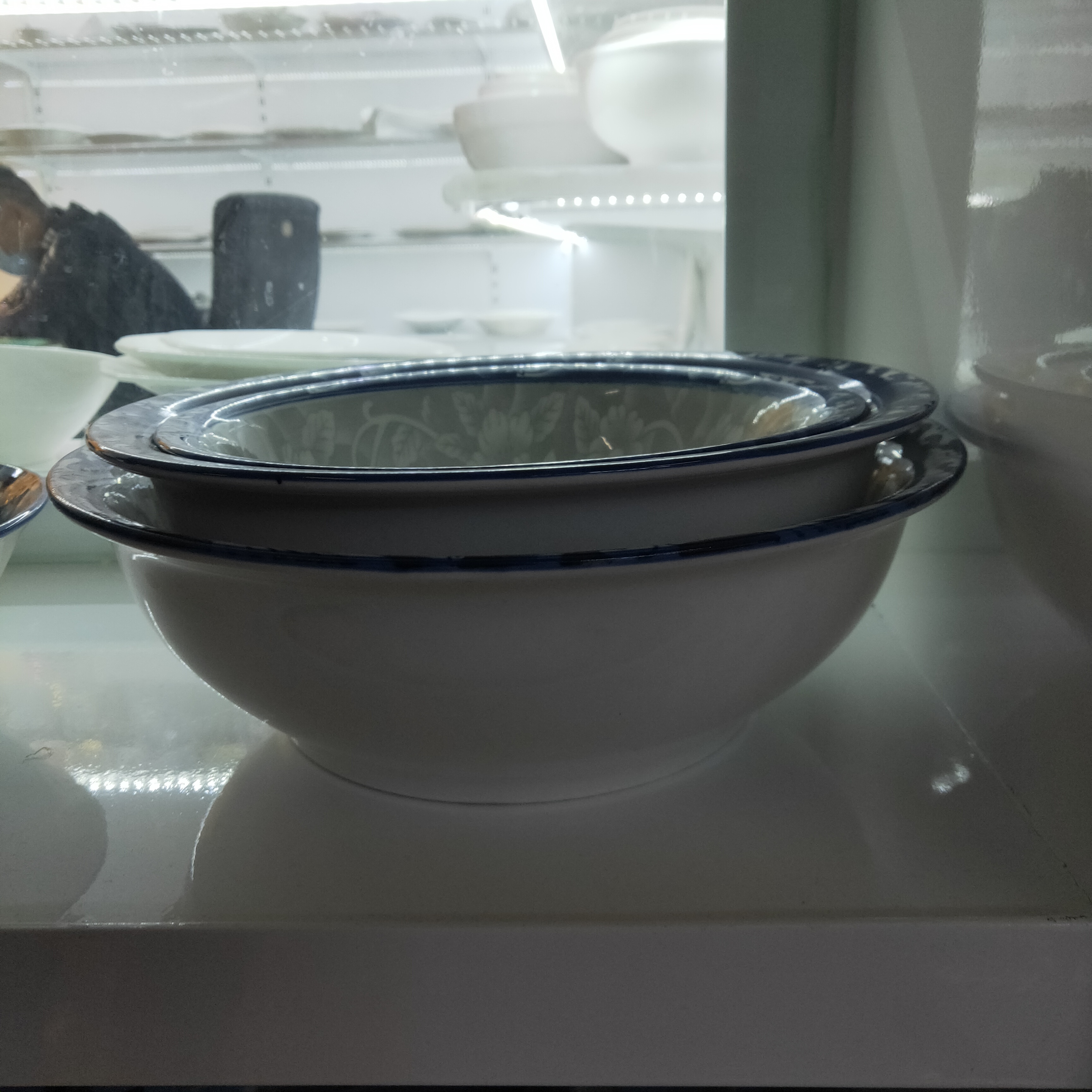 Direct sales of Japanese imported Mino ware underglaze ceramic dinner bowls and blue and white porcelain bowls from the manufacturer