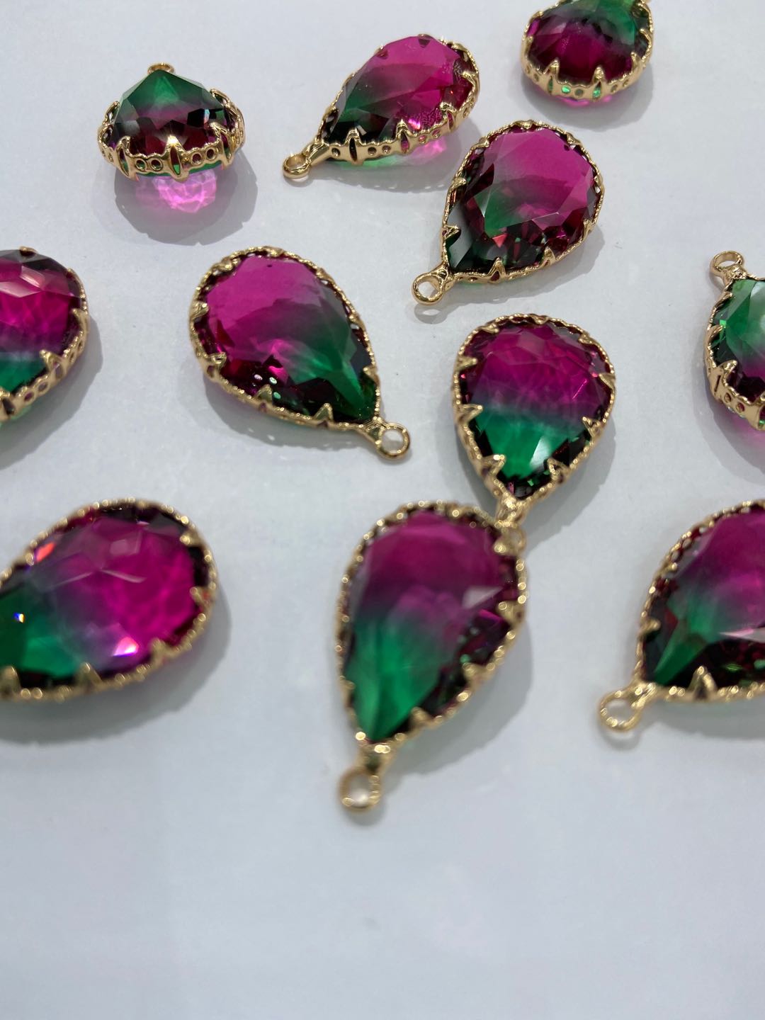 DIY饰品配件 渐变色水滴形状包边水晶吊坠产品图