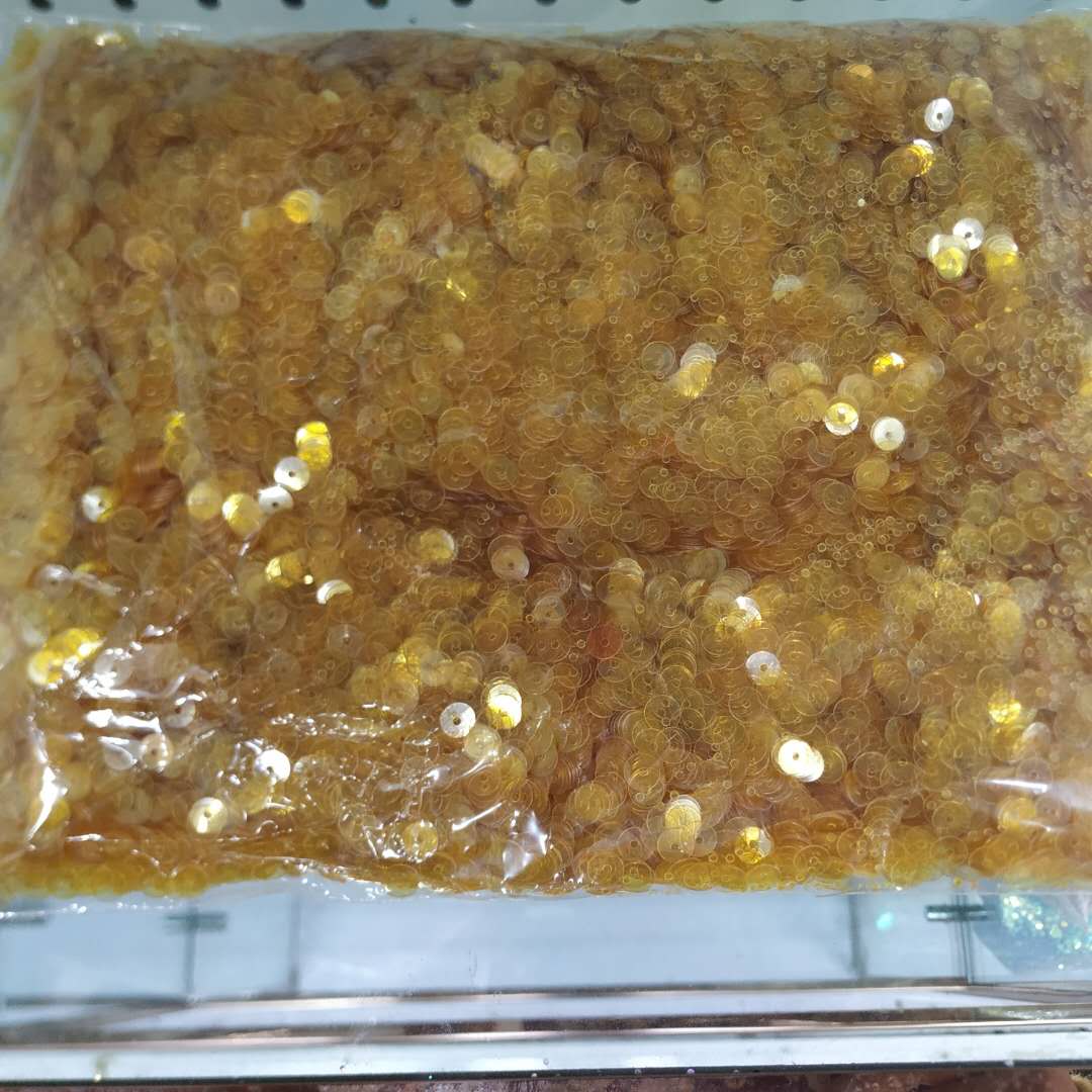 黄色圆片形金葱粉亮片美妆美甲眼影用环保七彩闪光片饰品配件，高温环保亮片，可手工缝，锦灿饰配105