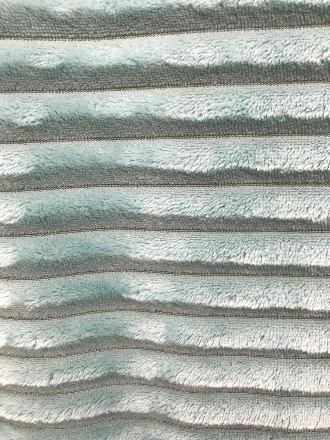 Mixed Colour Geometric Stripe Drawn Flannel Chemical Fibre Reinforced Blanket details Picture