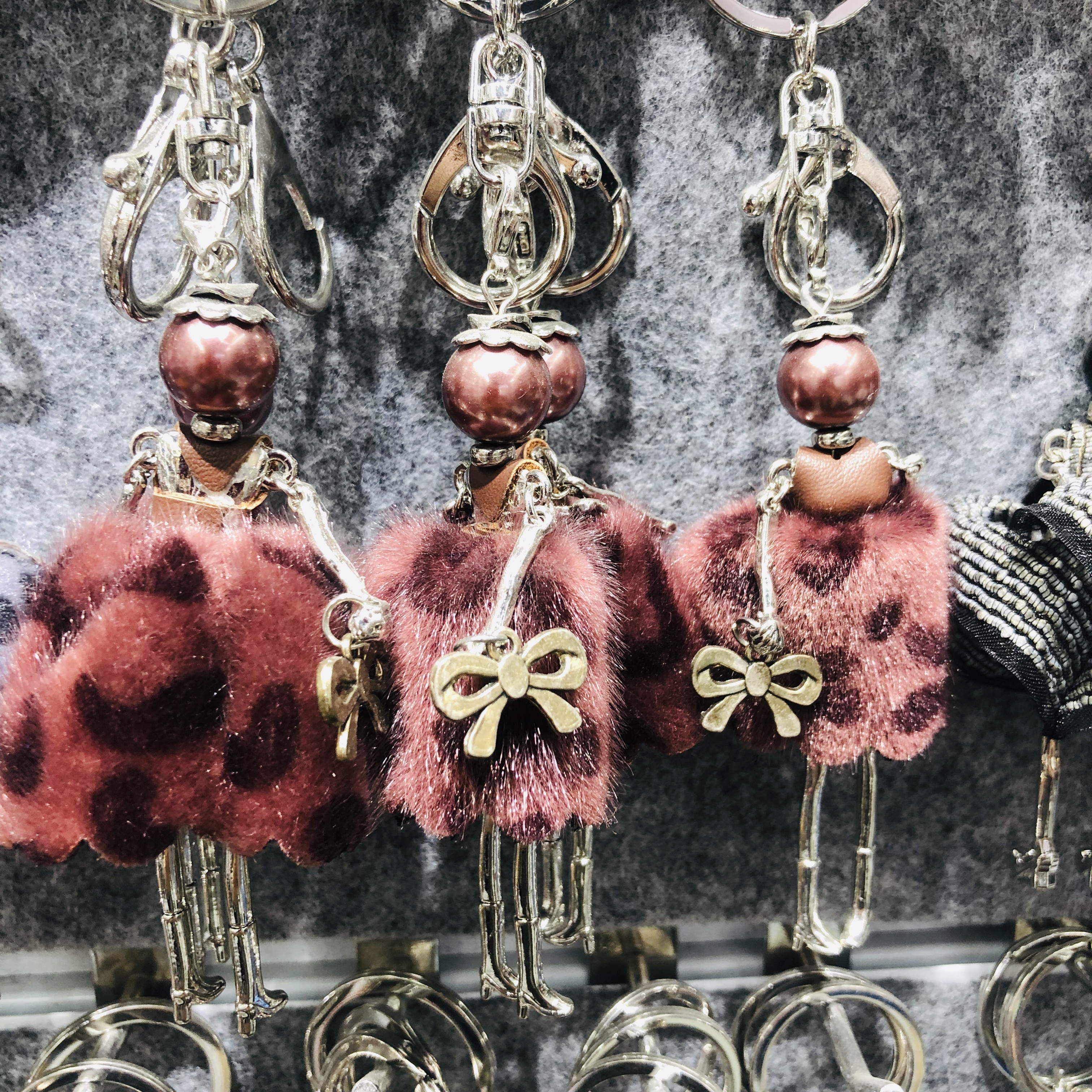 卡通钥匙扣挂件网红钥匙链抖音同款书包挂件公仔可爱毛绒