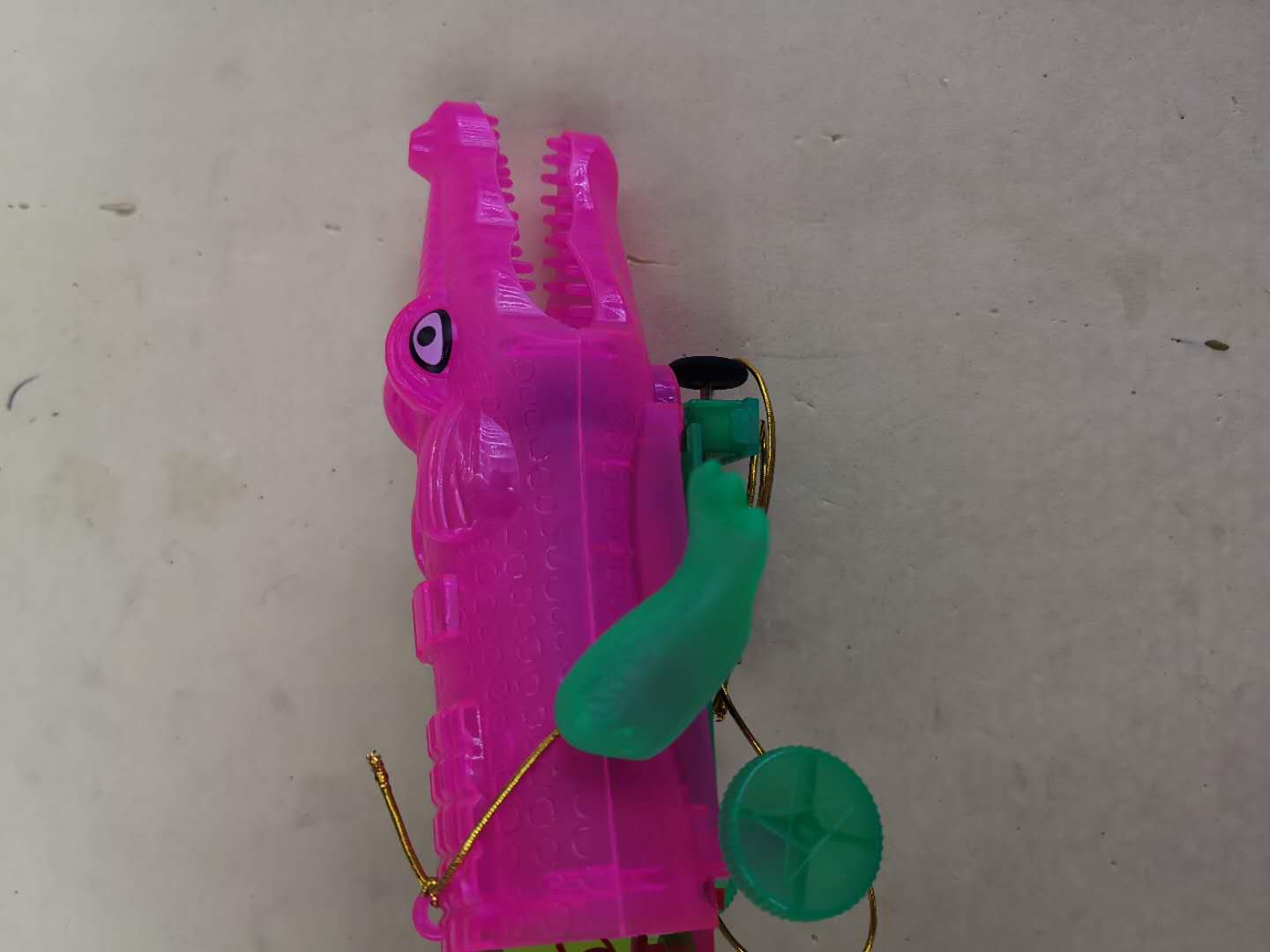 抖音同款网红牵线电动鳄鱼宝宝玩具爬行会跑的儿童走路玩具细节图