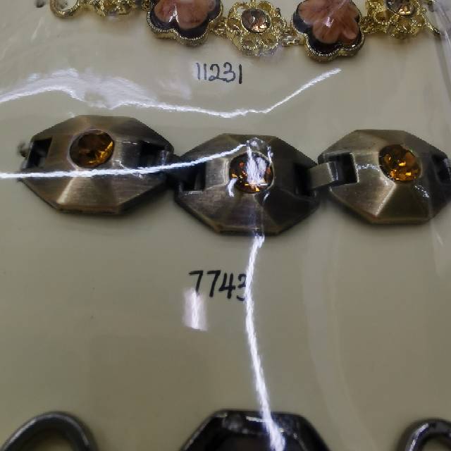 7743# Bronze Alloy Brown Diamond Decorative Buckle Shoe Buckle Hat Buckle Clothing Accessories Alloy Buckle details Picture