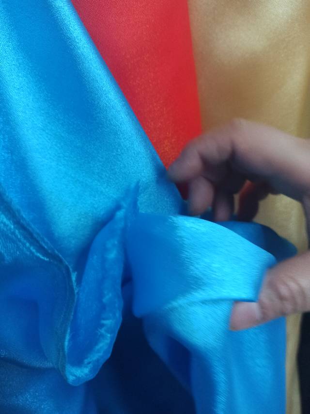 La tela de fondo de seda dazzle se utiliza para telas de escenario de artesanía de ropa fábrica venta directa al por mayor y al por menor details Picture