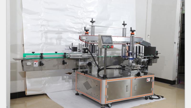 Guangxin Machinery's fully automatic double-sided labeling machines are available in physical stores with excellent quality and competitive prices details Picture