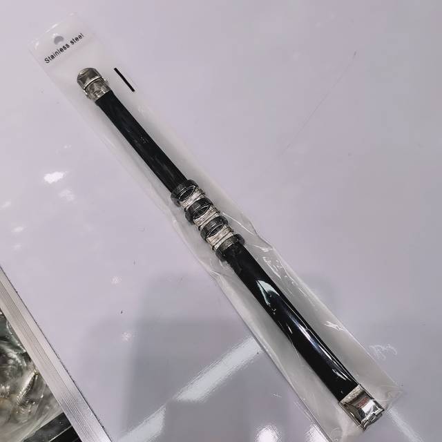 厂家直销套圆环不锈钢手链中高低档男士女士皮革手腕手链手链手链