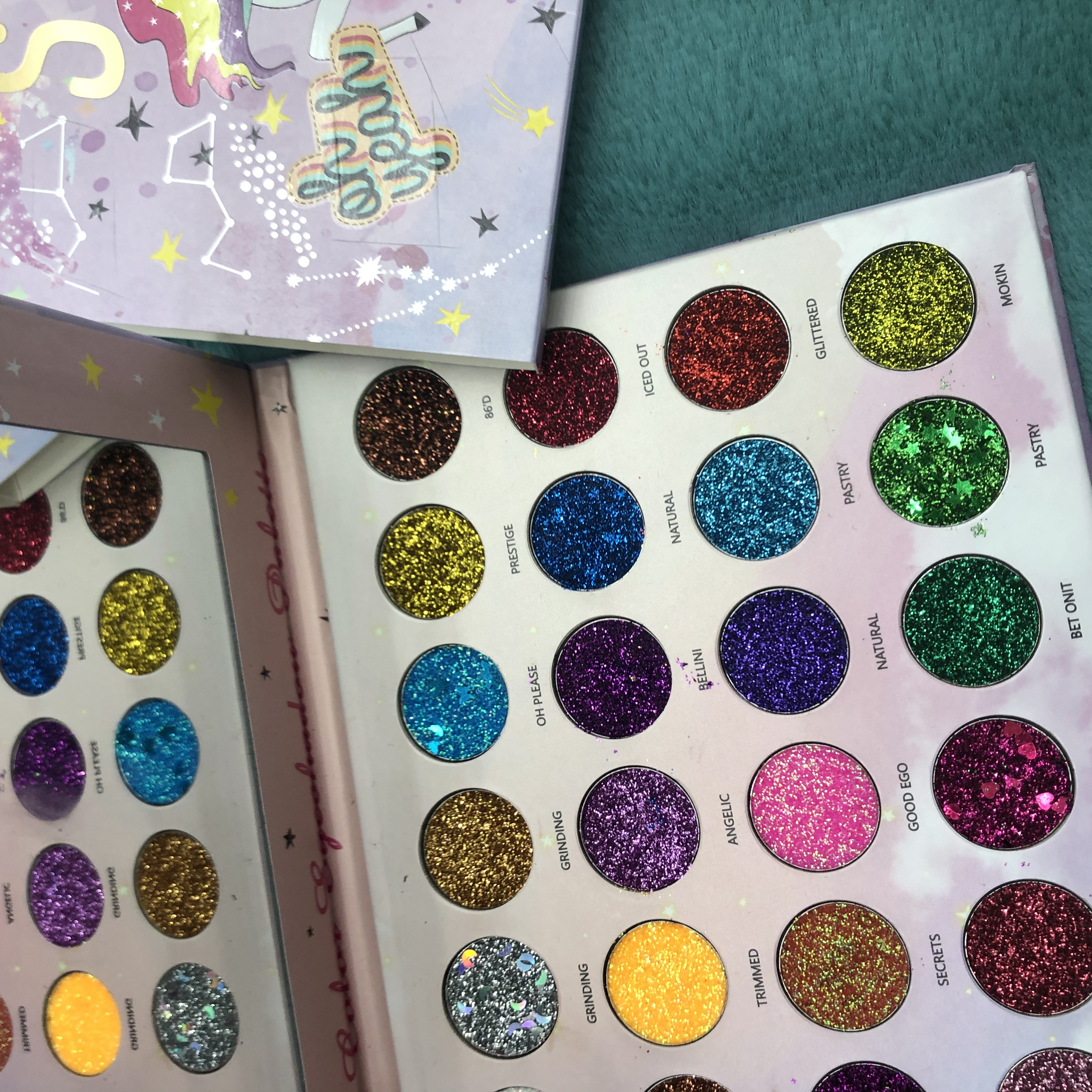 Es3023 Glitter Eyeshadow Multicolor Eyeshadow Tray Eyeshadow Box Makeup Wholesale details Picture