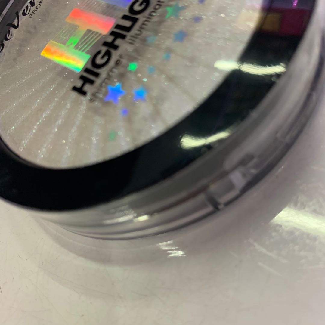 The semi-transparent high-gloss cosmetic case is portable Specification image