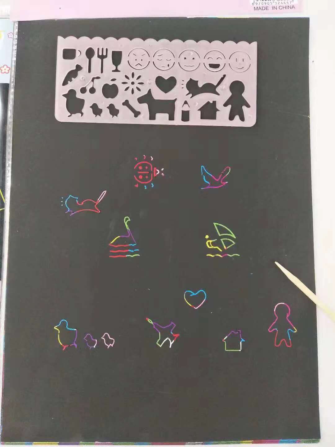 产品名称：A4大号刮画纸文具套装礼盒小学生大礼包