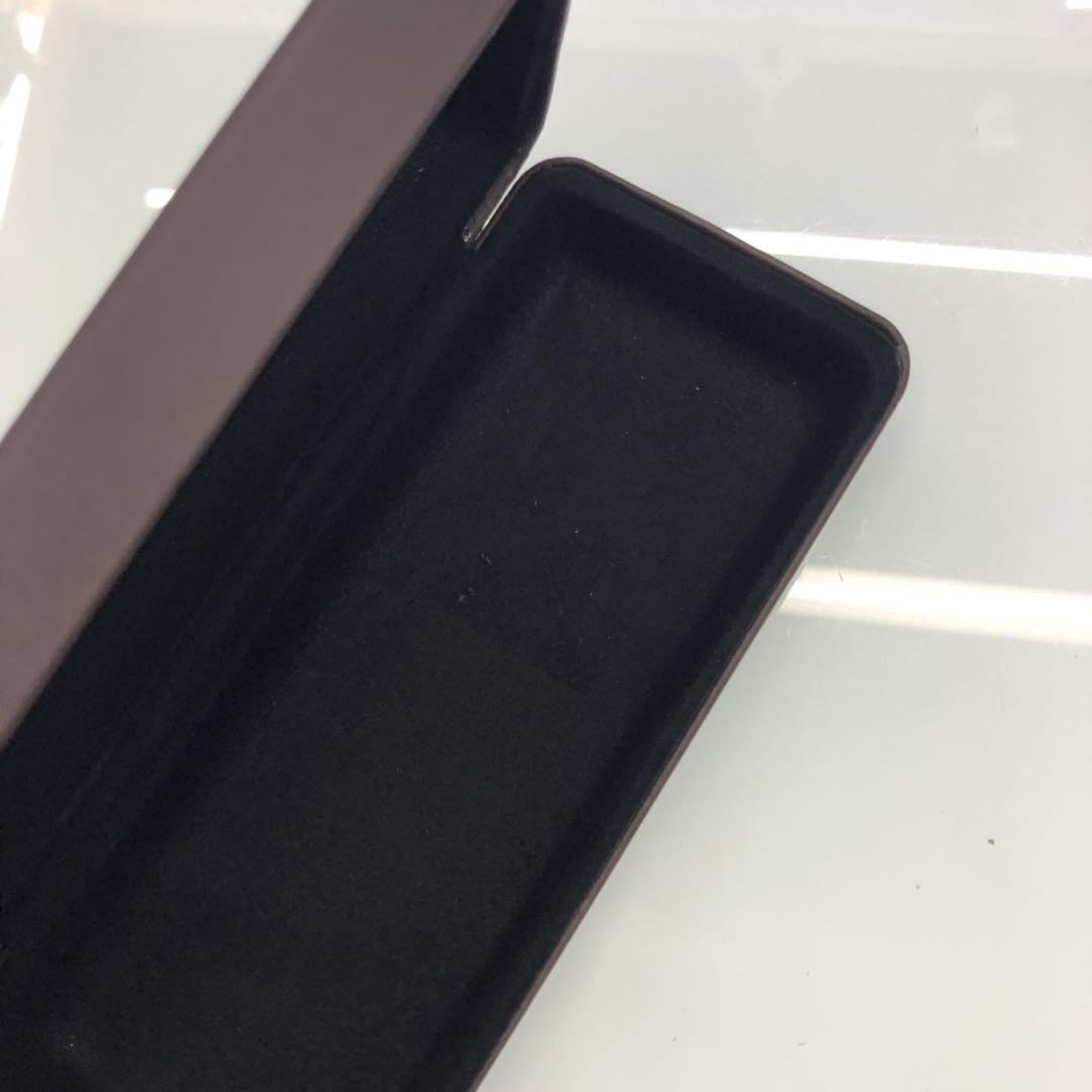 时尚经典翻盖眼镜盒字母眼镜盒 厂家直销细节图