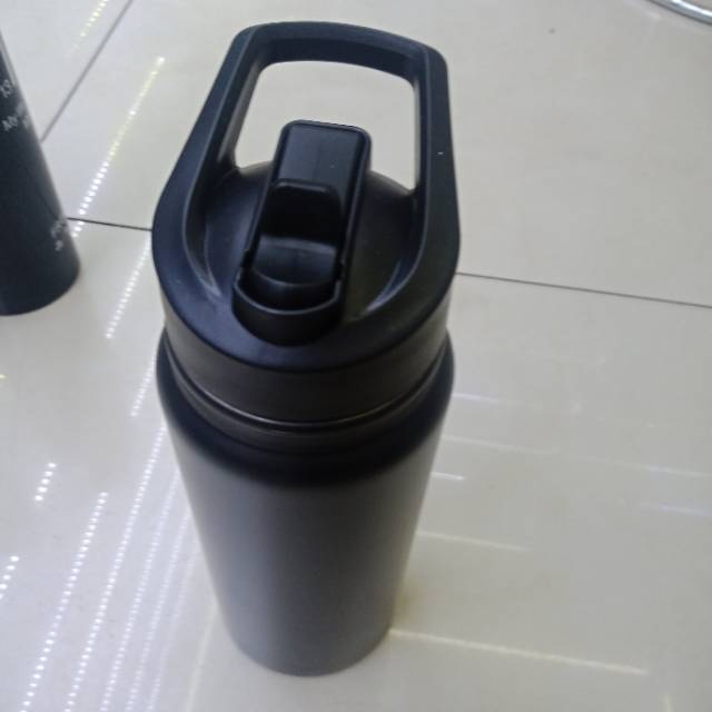 Black thermos for middle-aged men to take with them Specification drawing