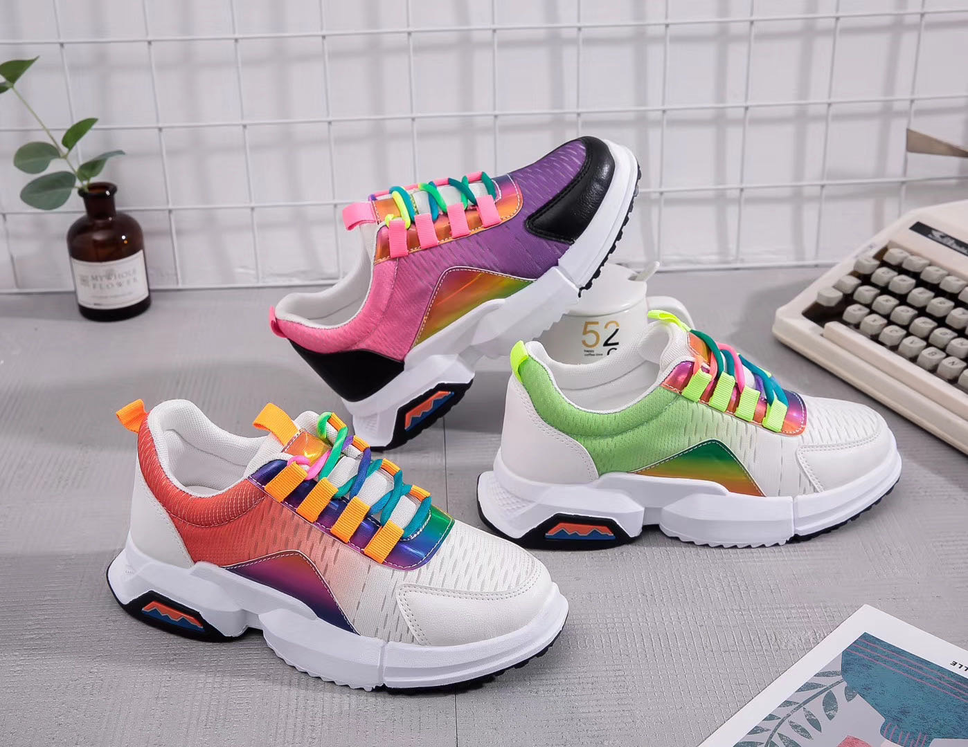 2020 new men's and women's sports shoes breathable flying knit casual running shoes fashion men's and women's sports shoes men thumbnail