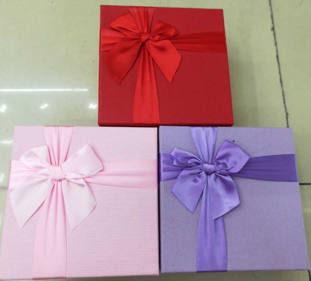Tianxiang Craft Gift Box, creative high-end special paper gift box, packaging box, paper box, square three-piece set, ribbon bow full figure