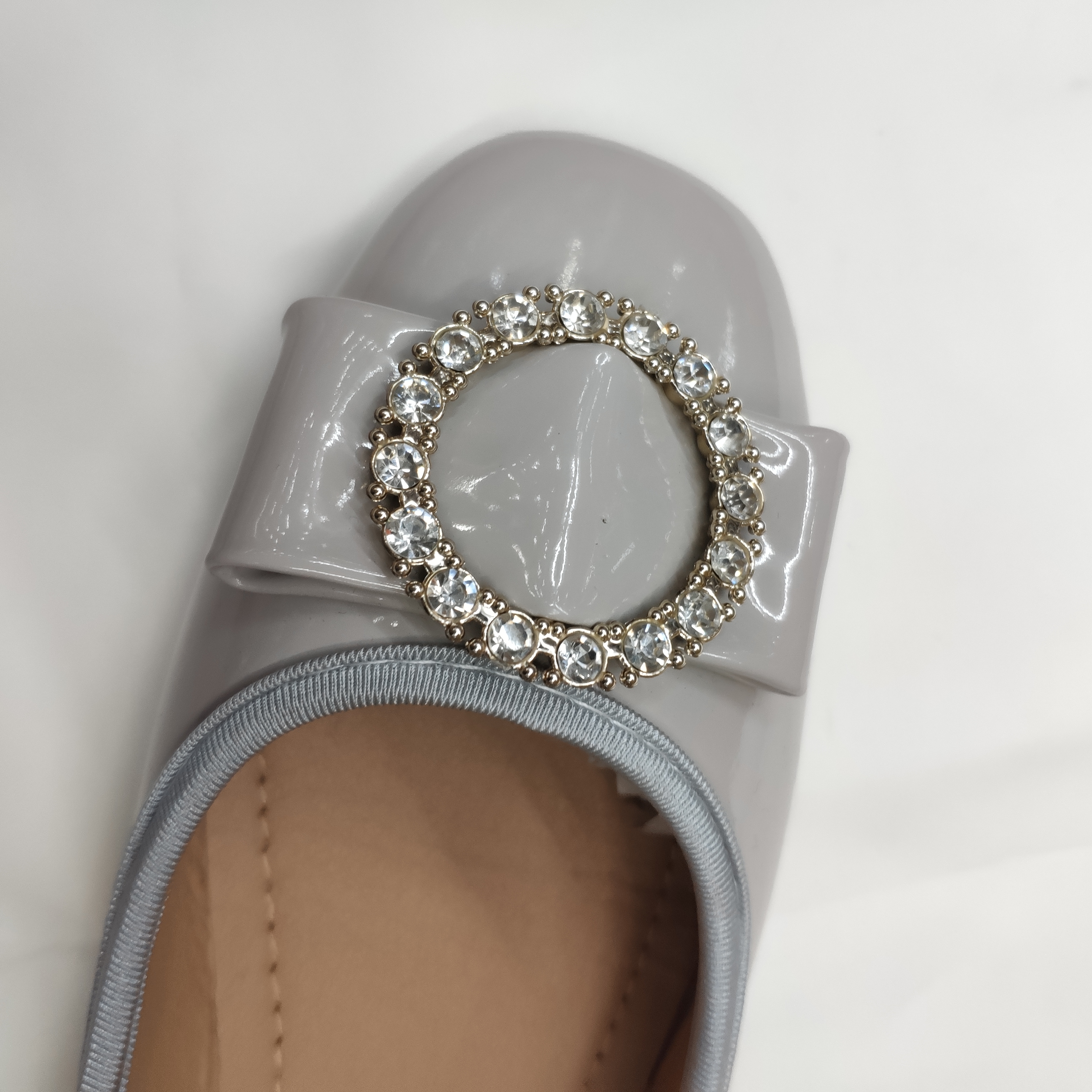 外贸批发女士浅灰圆水钻扣方头皮鞋平底鞋产品图