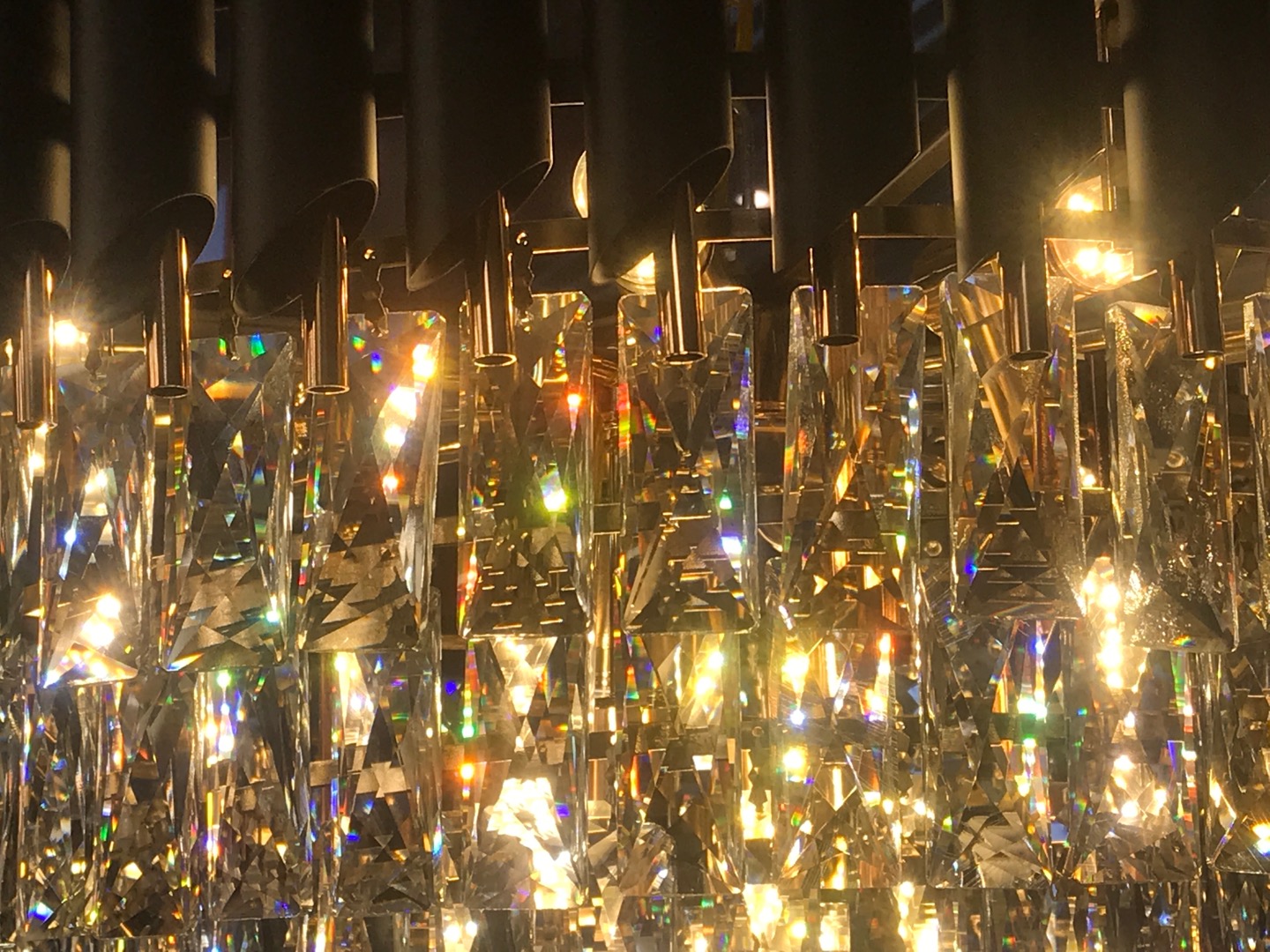 The pure crystal light luxury LED chandelier under Yijia Lighting Specification image