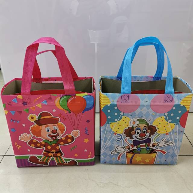 Laminated clown three-dimensional bags, handbags and gift bags are available in multiple colors details Picture