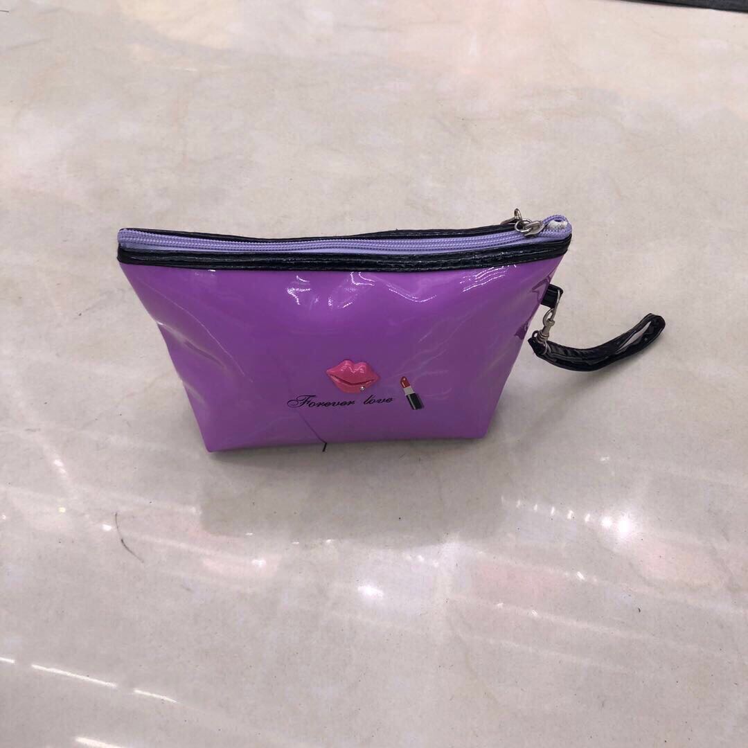 嘴唇化妆包韩版防水洗漱包糖果色弧形收纳包手拿手机